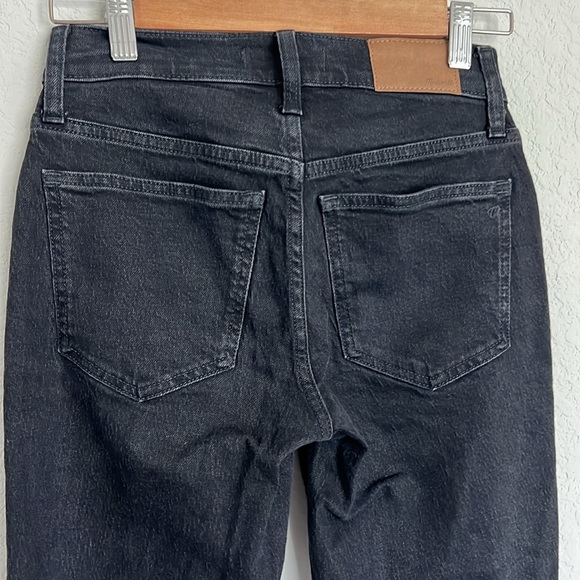 Mid-rise cropped black jeans - Picture 4 of 4